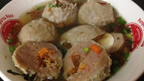 Tersengat Pedasnya Bakso Rawit Racikan Bang Jambrong