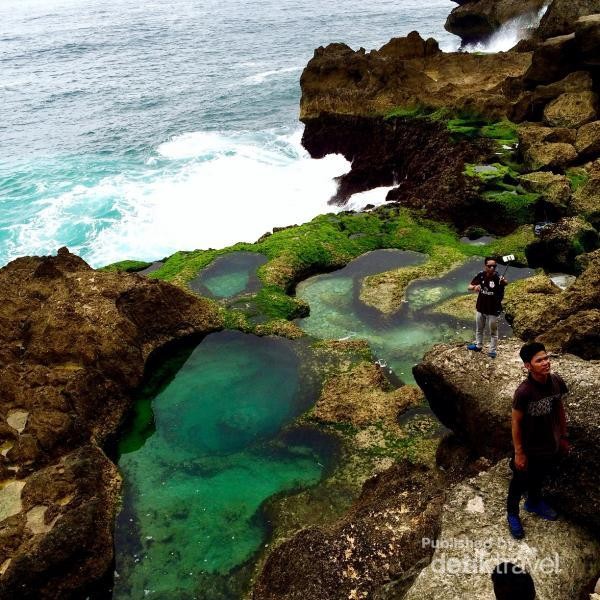 Kolam Renang Alami Yang Cantik Di Tulungagung