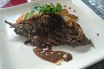 Wisata Kuliner Ditemani Harimau Putih di Prigen, Berani?