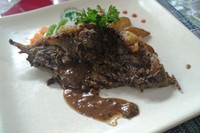 Rasa hidangan di Tiger Cave restoran sangatlah sedap, seperti tenderloin steak ini, sepadan dengan harganya yang ternyata cukup ramah di kantong. Traveler tidak perlu merogoh kocek dalam-dalam ketika makan di sini (Wahyu/detikTravel)