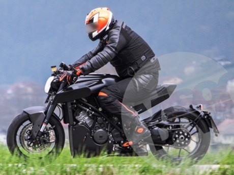 Husqvarna Bikin Motor Cruiser Berbasis KTM 1290 Super Duke R
