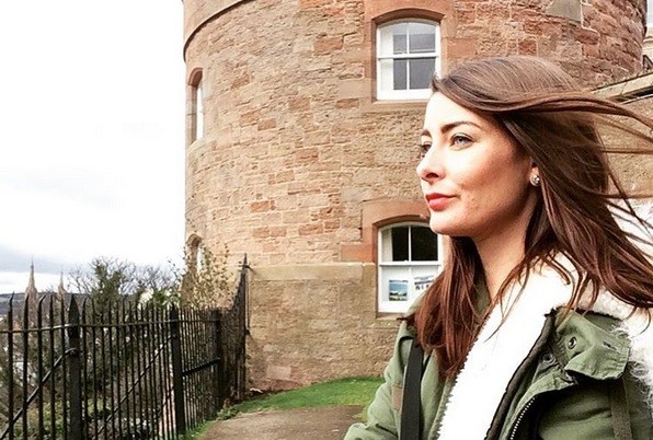 Diputuskan Tunangan, Traveler Cantik Move On & Keliling Dunia