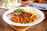 Dalam deretan Asian Delight ada pilihan kwetiau goreng yang menggugah selera. Cocok bagi penikmat masakan Oriental.