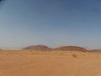 detikTravel berkesempatan menginjakkan kaki di Wadi Rum atas undangan Jordan Tourism Board (JTB) pada 16-23 Mei 2016 lalu. Luasnya mencapai 74 ribu hektar dan merupakan gurun terluas di Yordania, sekaligus sudah dinyatakan sebagai situs warisan dunia oleh UNESCO sejak tahun 2011 lalu (Rachmadin Ismail/detikTravel)