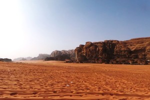 Gurun Yordania yang Mirip Seperti di Planet Mars