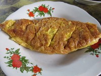 Telur dadar RM Suranadi terkenal enak dengan cita rasa gurih dan tekstur tebal.