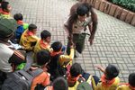 Interaksi Lucu Traveler Cilik dengan Satwa Taman Safari Prigen