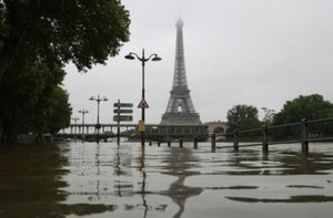 Museum Louvre di Paris Ditutup untuk Amankan Karya Seni dari Banjir