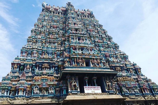 India Punya Kuil Berlapis Ribuan Patung Warna-warni