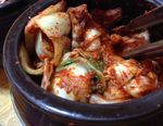 Menikmati Sup Ayam Hitam dari Restoran Samgyetang Populer