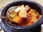 Menikmati Sup Ayam Hitam dari Restoran Samgyetang Populer