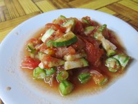 Cacahan terong hijau yang dicampur dengan cincangan kacang panjang, bawang merah dan juga tomat terasa sangat menyegarkan. Dan jadi salah satu menu pelengkap favorit di rumah makan H. Moerad ini.