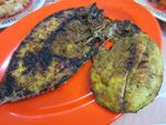 Nikmatnya Menyantap Ikan Baronang Bakar Bumbu Kuning yang Gurih