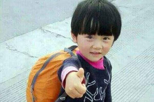 Kisah Traveler Cilik Berusia 4 Tahun yang Backpacking Keliling China