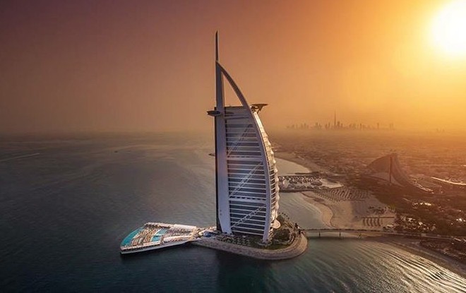 Burj Al Arab Tambah Mewah dengan Kolam Berlapis emas