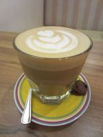 Enaknya Menikmati Cafe Latte Bersama Churros Cokelat yang Legit