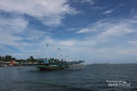 Suasana di perairan Pulau Pongok Suasana di perairan Pulau Pongok