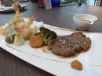​Nikmatnya Berbuka Puasa ​Sapi Lada Hitam dan Salmon Robatayaki