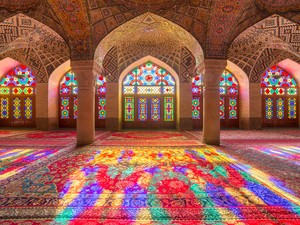 Masjid Pink yang Menakjubkan di Iran
