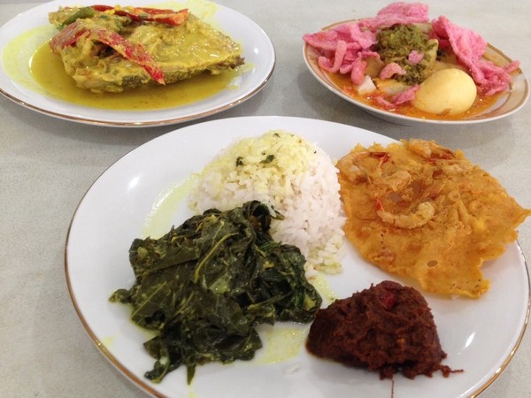 Sedapnya Katupe Sayur hingga Bubur Kampiun di Bopet Mini