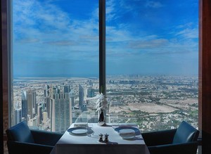 At.mosphere, Restoran di Atas Langit Dubai