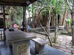 Gurih Empuk Ingkung Ayam dengan Paduan Sego Sarang Khas Jogja