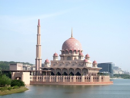 Destinasi Ramadan Di Malaysia Masjid Pink