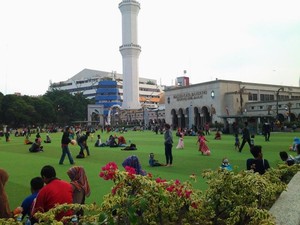 Ngabuburit di Bandung, ke Taman Alun-alun Kota Saja