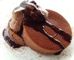 Enaknya Pancake Selembut Souffle dengan Guyuran Cokelat