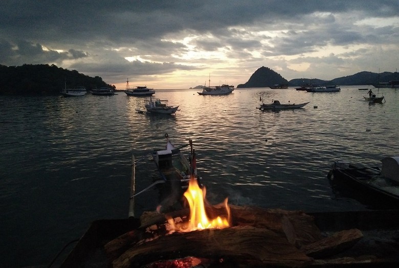 Menikmati Sunset Sambil Wisata Kuliner di Labuan Bajo