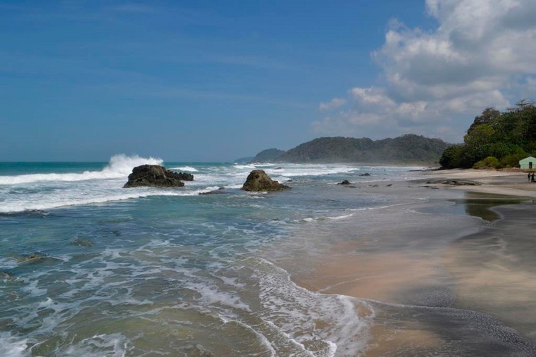 Pantai Permisan di Nusakambangan (Angling/detikTravel) Pantai Permisan di Nusakambangan (Angling/detikTravel)