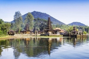 Incar Wisman Korsel, Kemenpar Tawarkan Aneka Destinasi Honeymoon di Indonesia
