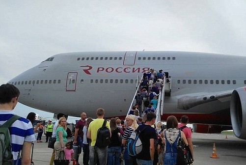 Penumpang Minta Cerai, Pesawat Delay 7 Jam di Rusia