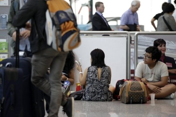 Pilot Terlalu Lelah, Penumpang di Italia Delay 16 Jam