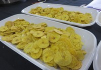 Keripik pisang asal Indonesia ini juga banyak diburu pengunjung.
