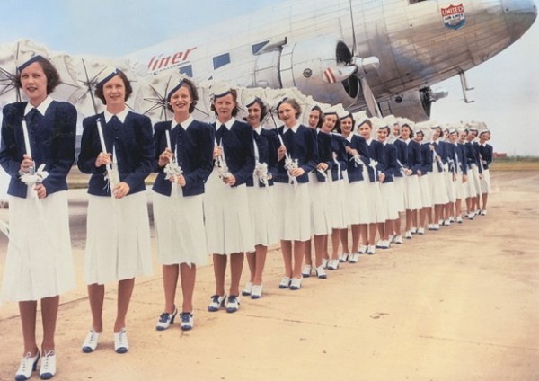 Beginilah Seragam Pramugari Zaman Dulu