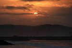 Potret Sunrise Oranye yang Dahsyat di Pantai Pangandaran