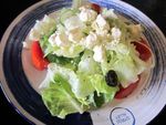 Gyros Souvlaki Lamb dan Greek Salad yang Enak dan Sehat Ada di Sini