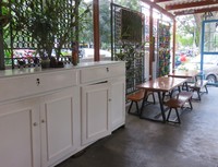 Me Time Cafe berada di Jalan Banda No. 21 kafe ini jadi salah satu destinasi untuk bersantai saat berada di Bandung.