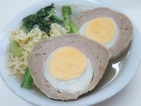 Bakso Telor Bebek termasuk andalannya. Bakso berukuran cukup besar memiliki rasa lembut dengan tekstur agak padat. Sementara telur bebek punya aroma sedikit lebih tajam dari bakso ayam. Ketika adonan bakso dan telur disuap bersama rasanya tetap enak seperti bakso telur ayam.