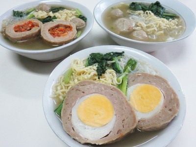Nikmatnya Bakso Wagyu Lembut dan Bakso Bersaus Telur Asin