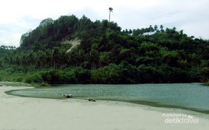Teluk Nipah, Pantai Perawan di Lampung