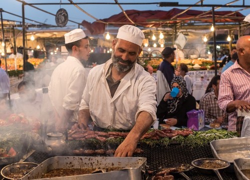 Pecinta Makan! Ini 10 Kota Terbaik untuk Wisata Street Food