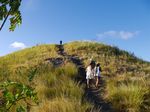 Cantiknya Labuan Bajo dari Atas Bukit