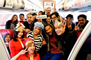 Maskapai AirAsia Kembali Hadirkan Konser di Udara