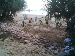 Pantai Pulau Merah di Banyuwangi Keruh, Wisatawan Jangan Khawatir