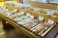 La Mouette yang yang berlokasi di daerah Melawai disebut-sebut punya puding karamel nikmat. Bakery Jepang ini juga menyediakan aneka roti dan cake.
