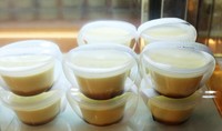 Pudding Nameraka atau puding karamel jadi produk terlaris di sini. Tekstur puding yang seperti custard begitu lembut creamy dan kental. Saus karamelnya beraroma harum dan sedikit pahit. Rasanya berpadu enak.