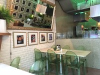 FJ Rotisserie berlokasi di Dharmawangsa Square. Restoran dengan interior bata putih ini menyajikan ragam menu Eropa dan Indonesia.