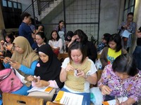 Peserta berkesempatan mencicip dua dessert cokelat enak buatan Chef Grace.